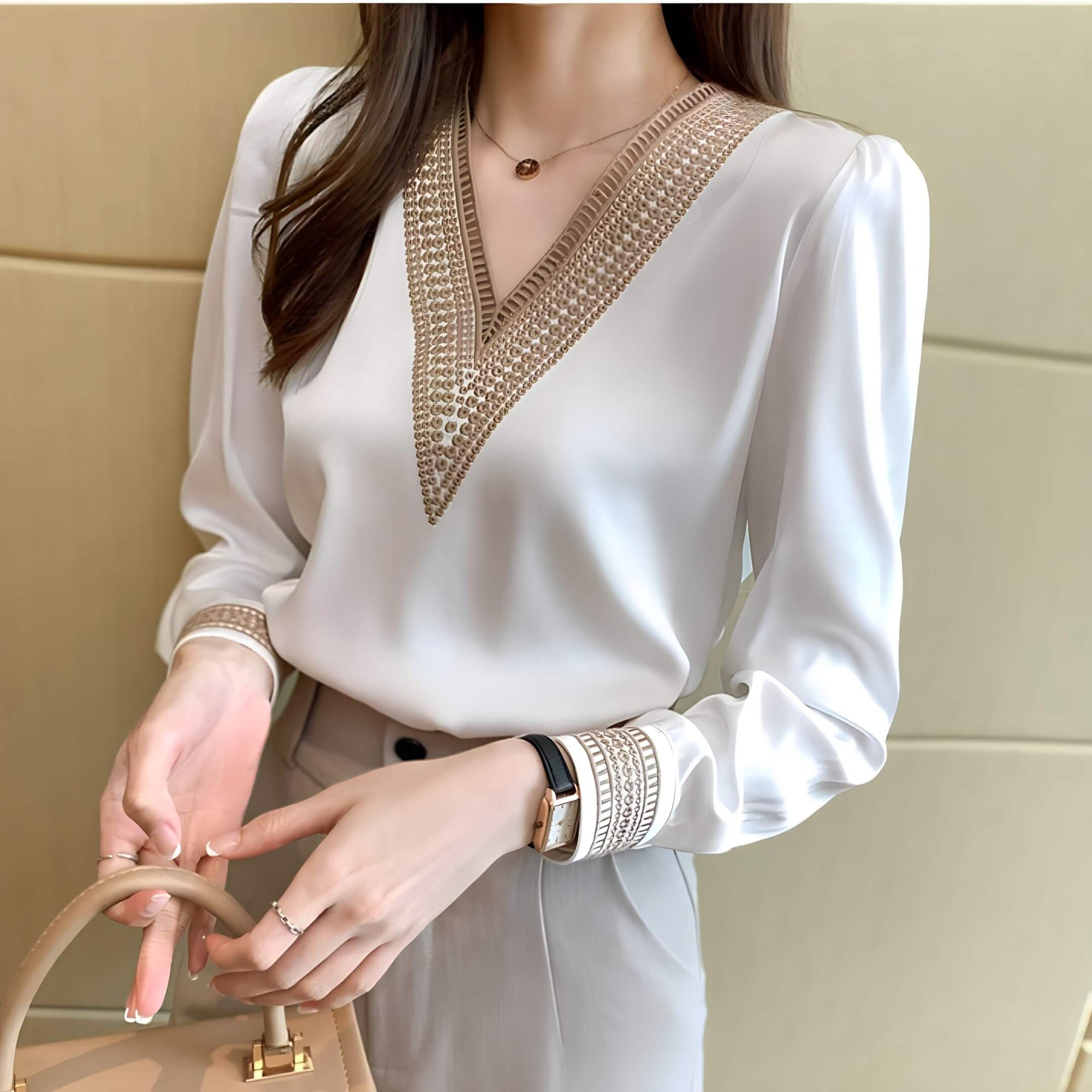 Blusa Decote V com Bordado Branco 1