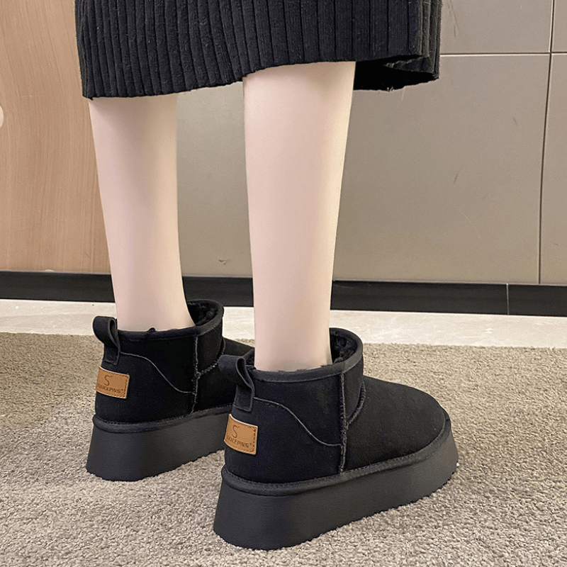 Bota Feminina Cano Curto Preto 7