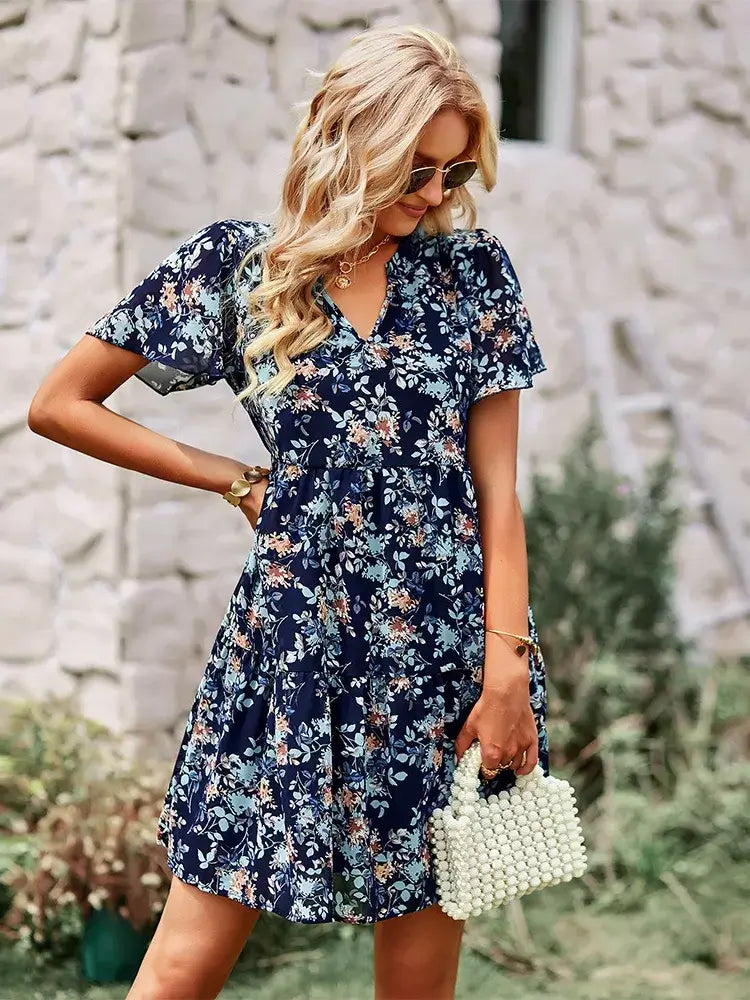 Vestido Feminino Curto em Camadas de Chiffon