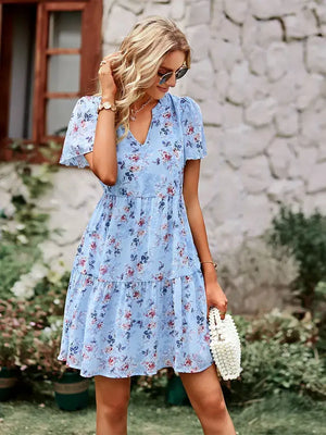 Vestido Feminino Curto em Camadas de Chiffon