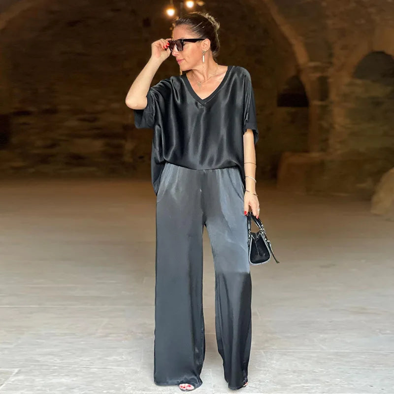 Conjunto Feminino de Cetim Blusa Solta Decote V e Calça Pantalona Fluida Roseline