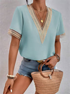 Blusa Decote V com Bordado Azul Claro 4