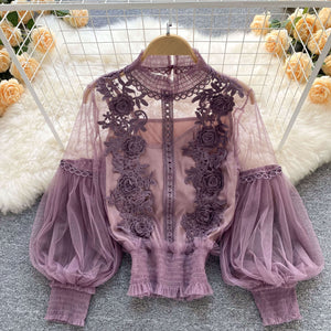 Blusa Feminina de Tule com Detalhes Bordados