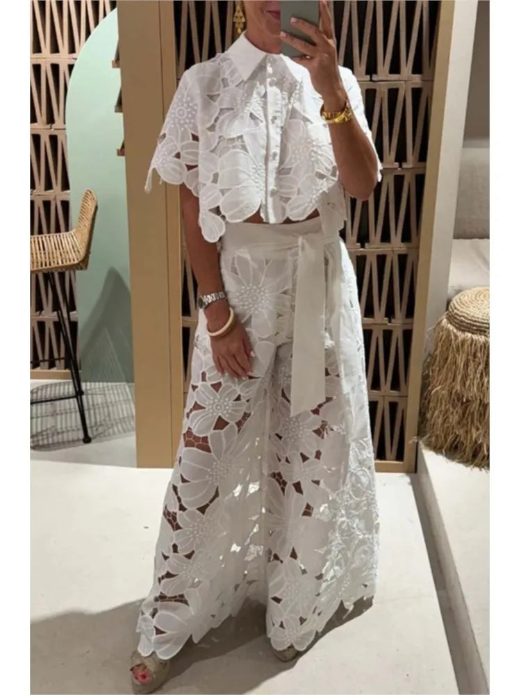 Conjunto Feminino de Laise Bordado Camisa e Calça Cintura Alta Delicate