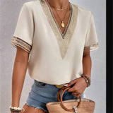 Blusa Decote V com Bordado Lírio