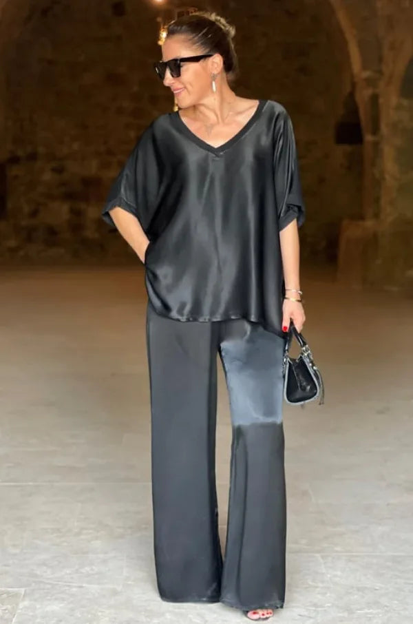 Conjunto Feminino de Cetim Blusa Solta Decote V e Calça Pantalona Fluida Roseline